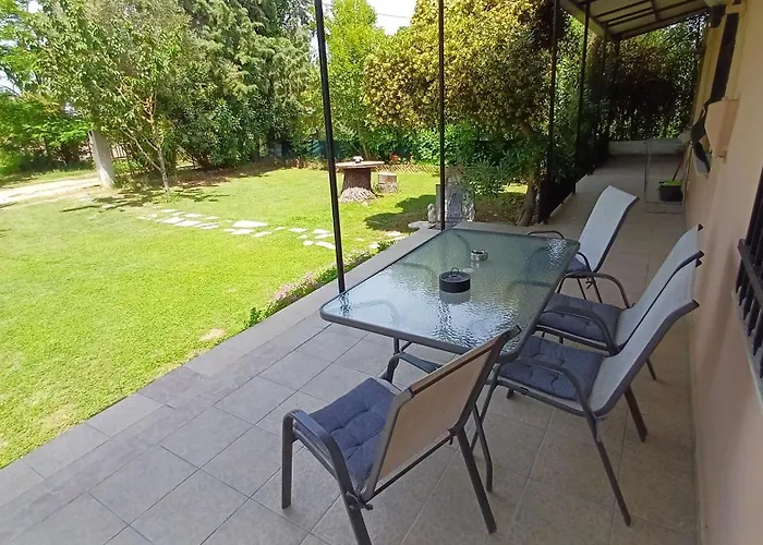 Christos Cottage! Comfortable And Quiet!